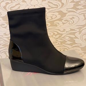 Ros Hommerson Black Stretch/Patent Boots 10 N